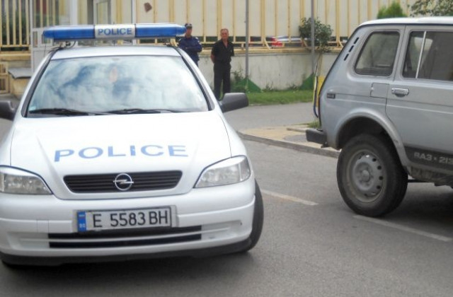 Накити за 5 000 лева откраднаха от апартамент в Благоевград