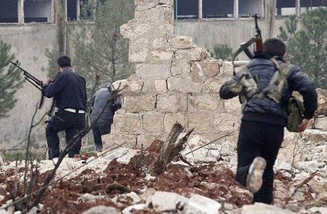 Сирийските бунтовници превзеха палестински бежански лагер в Дамаск