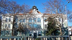 Заплашиха с бомба Икономическия университет във Варна