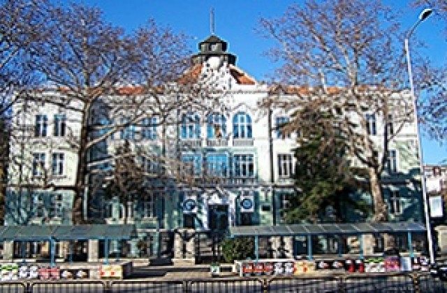 Заплашиха с бомба Икономическия университет във Варна