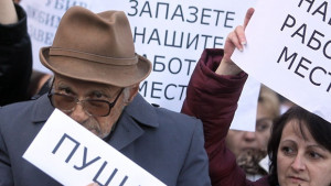 Пушачи протестираха срещу забраната за тютюнев дим заканиха се да