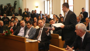 Предлагат увеличение с 10 на заплатите на районните кметове