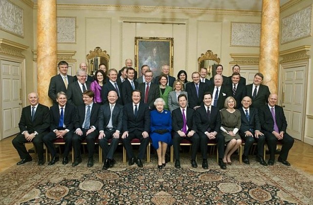 Британската кралица за първи път на заседание на правителството - като наблюдател