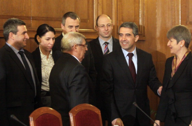 Плевнелиев ще брани финансовите компенсациите на военните