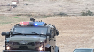 Военни полицаи поеха шефство над деца без семейство