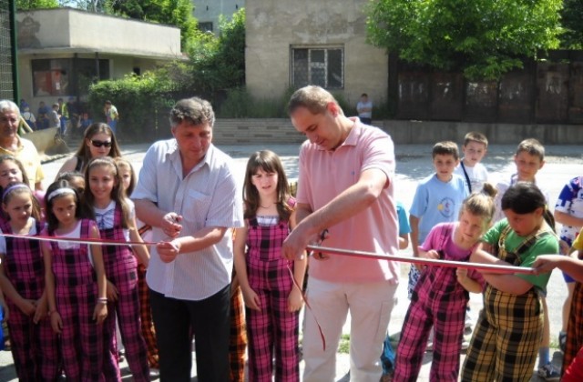 Община Кюстендил ще поддържа 10 години детски и спортни площадки