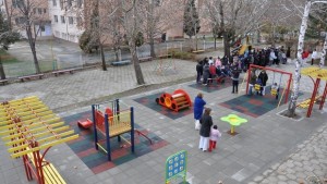 Нова детска площадка в социален дом