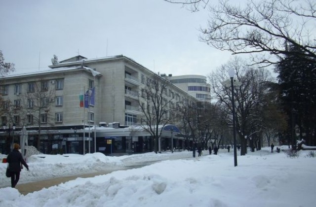 Благотворителна инициатива събира дрехи за децата в Дом Басарбовски