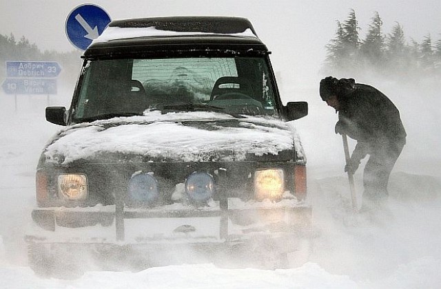Затварят училища и градини заради лютата зима