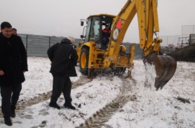 Осветлението на стадион „Локомотив” ще е готово до месец април
