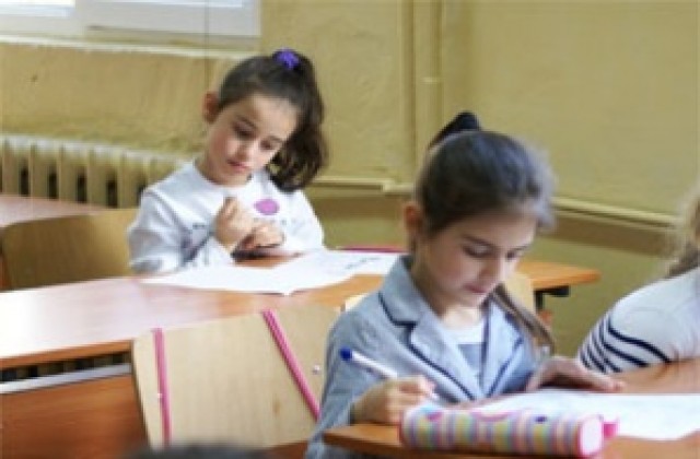 Наградиха 129 малки математици