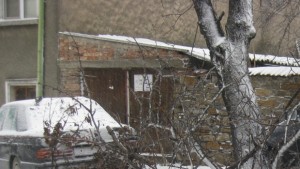 Неправилно паркираните коли пречат на снегопочистващата фирма