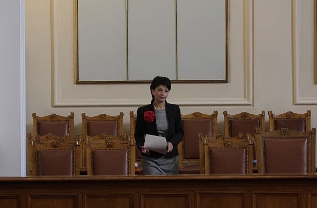 Депутатите одобриха спешните поправки в закона за здравното осигуряване