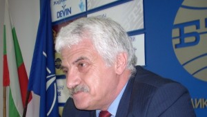 Общината да излезе от Етър24 АД призова съветникът Стоян Витанов