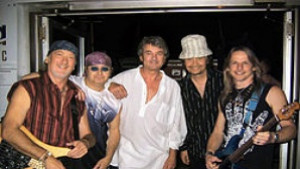 Deep Purple представя новия си албум в Каварна