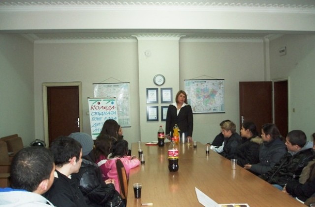 Зарадваха 27 дряновчета с подарък за празниците