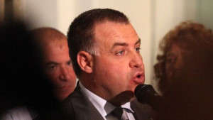 Не е готова проверката на кена чието съдържание прогори хранопровода