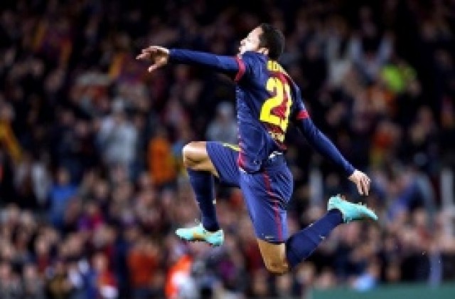 Барса без Адриано и Алекс Сонг срещу Валядолид