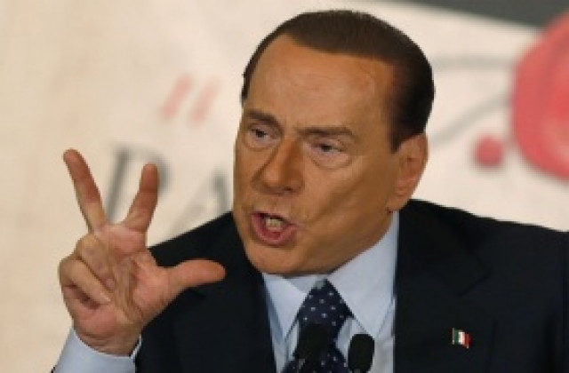 Берлускони нареди: Един измежду Пато и Робиньо остава