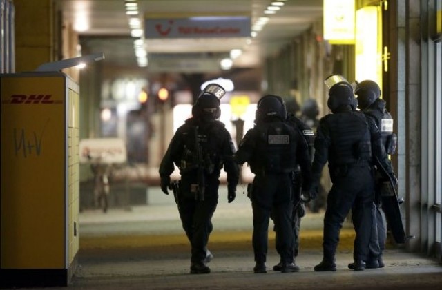 Заложническа драма в берлинска банка приключи без кръвопролитие