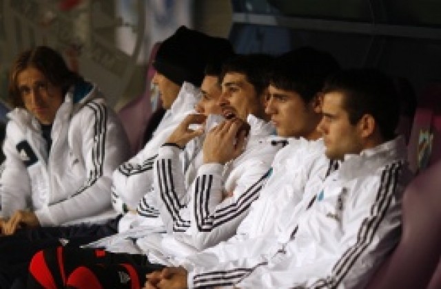 Реал Мадрид опакова 16 точки и ги подари на Барса за празниците