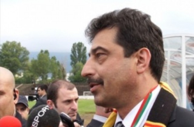 Собственикът на Ботев Пд: Боби Михайлов да си ходи