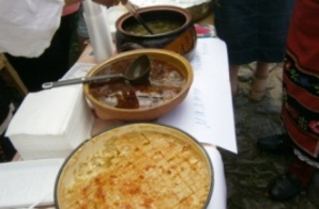 Преходът от постите към яденето на месо да става постепенно, съветват лекари