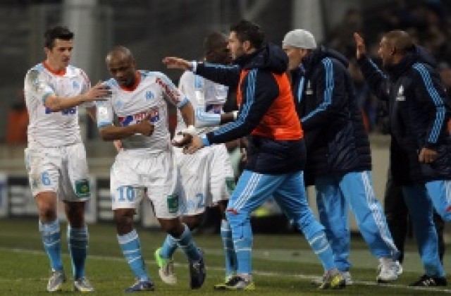 Труден успех остави Олимпик Марсилия сред лидерите