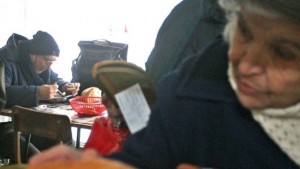 Столична община осигурява празнично меню на 1700 възрастни и самотни