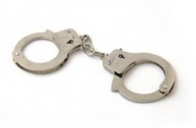 Хванаха 17-годишен, крадял пари от банкомат