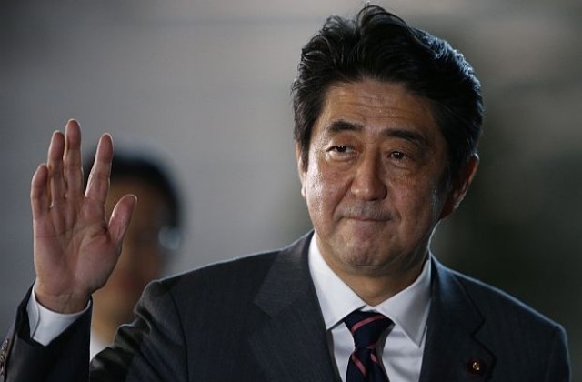 Шиндзо Абе представи кабинета си, японският император го утвърди