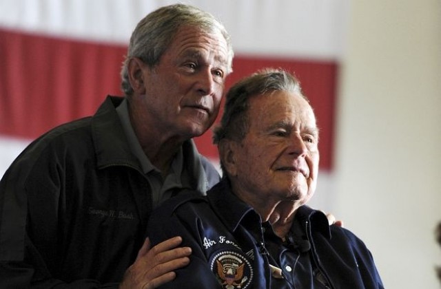 Състоянието на Джордж Буш-старши остава тежко