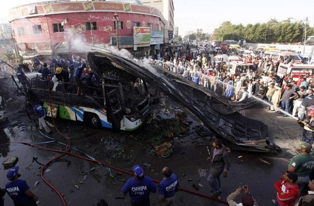 19 убити в бомбен атентат в Пакистан