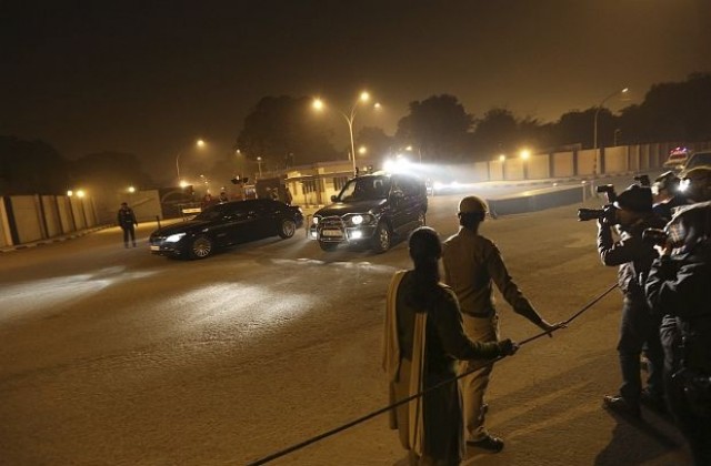 Кремираха индийската студентка, която почина след групово изнасилване