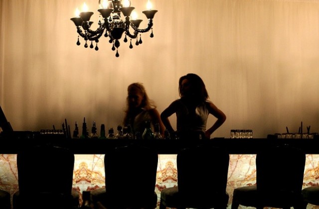 Нощни проверки издирват малолетни в заведенията по празниците