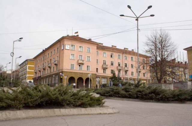 Община Бобов дол си актуализира бюджета, ще отдава водоеми под наем