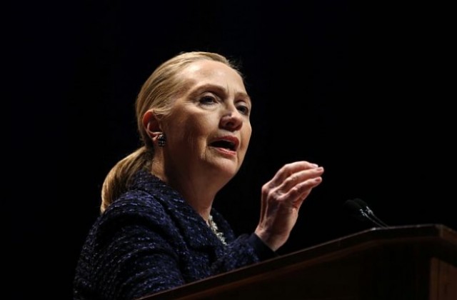 Хилари Клинтън беше приета в болница с кръвен съсирек след мозъчно сътресение
