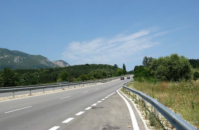 Глоби за пет фирми, работили по АМ Марица, заради неплатени заплати