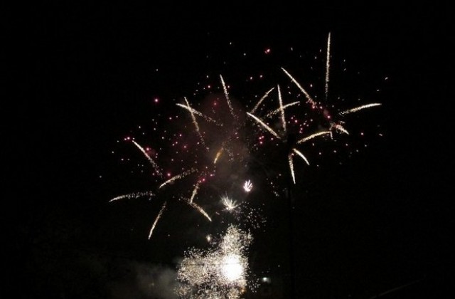 С много музика и пищна заря в Г. Оряховица посрещнаха Новата година