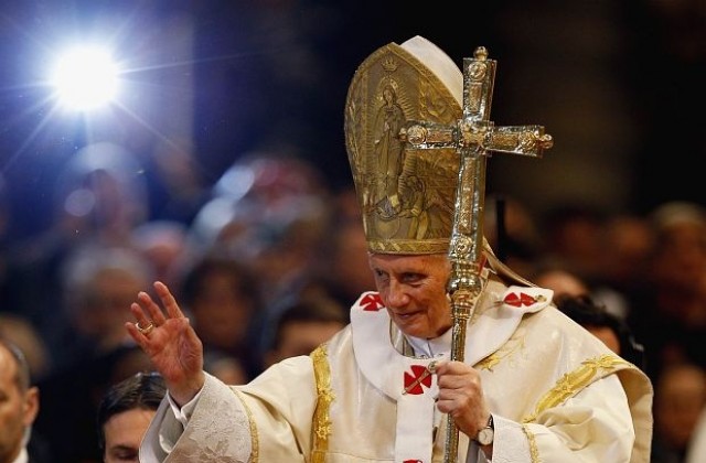 Папа Бенедикт XVI се помоли за мир