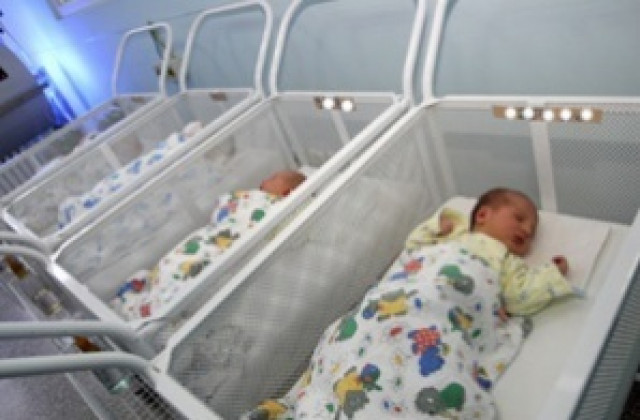 14-годишна е майката на първото бебе в Пазарджик