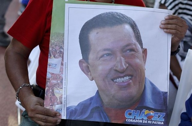 Състоянието на Уго Чавес е стабилно, но деликатно