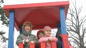 Общината отпуска пари за ремонт на опасните детски площадки в