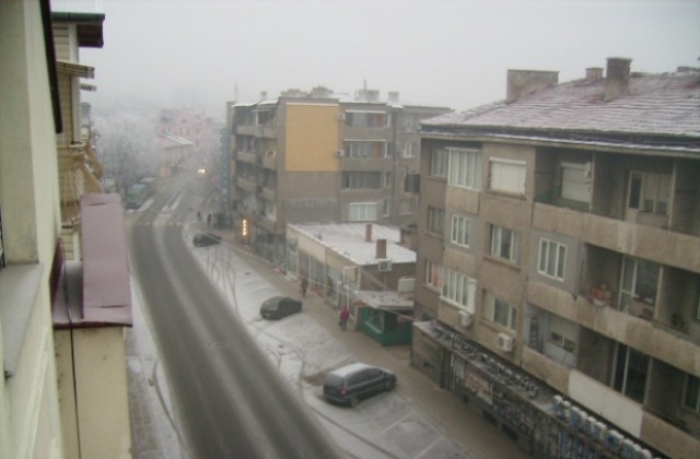 Намалена видимост в районите на Кюстендил и по поречието на Струма