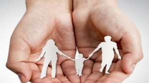 Настаниха пет малки деца в приемни семейства