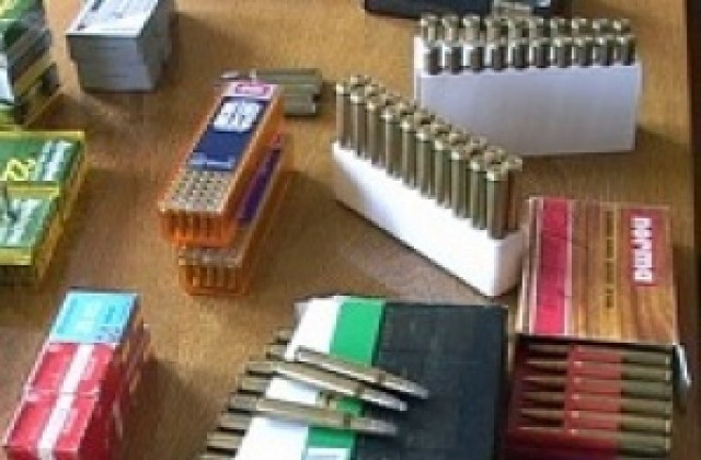 Откриха незаконни боеприпаси в заведение
