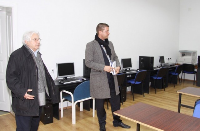 Кметът открива Националния център за младежта в Оряховица