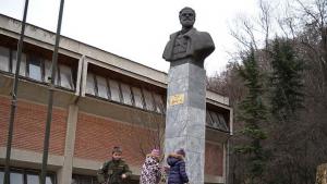 Честваме 165годишнината от рождението на революционера Христо Ботев