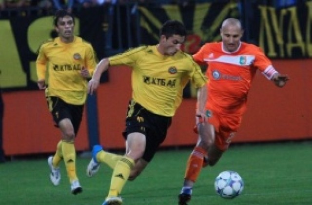 Йордан Христов удължи договора си с Ботев Пд