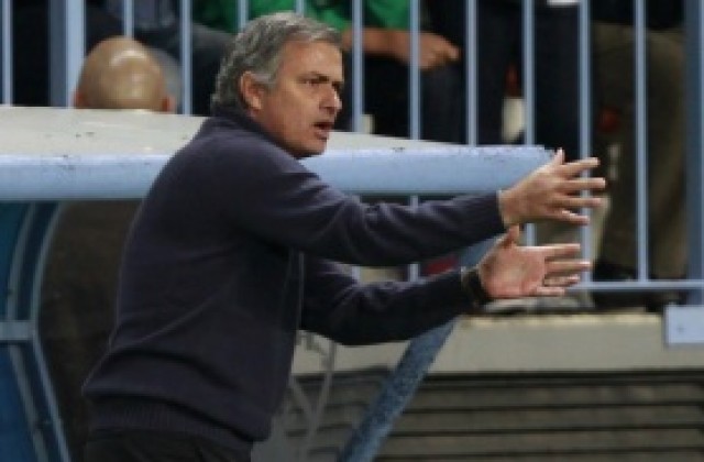 Моуриньо завидя на Венгер